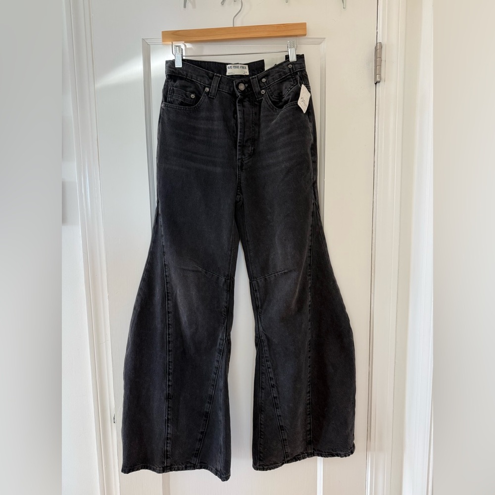 Free People wide leg barrel jeans- Women's Black Wide-Leg Jeans size 24
